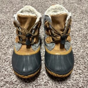 Kids Sorel out and about Boots size 4